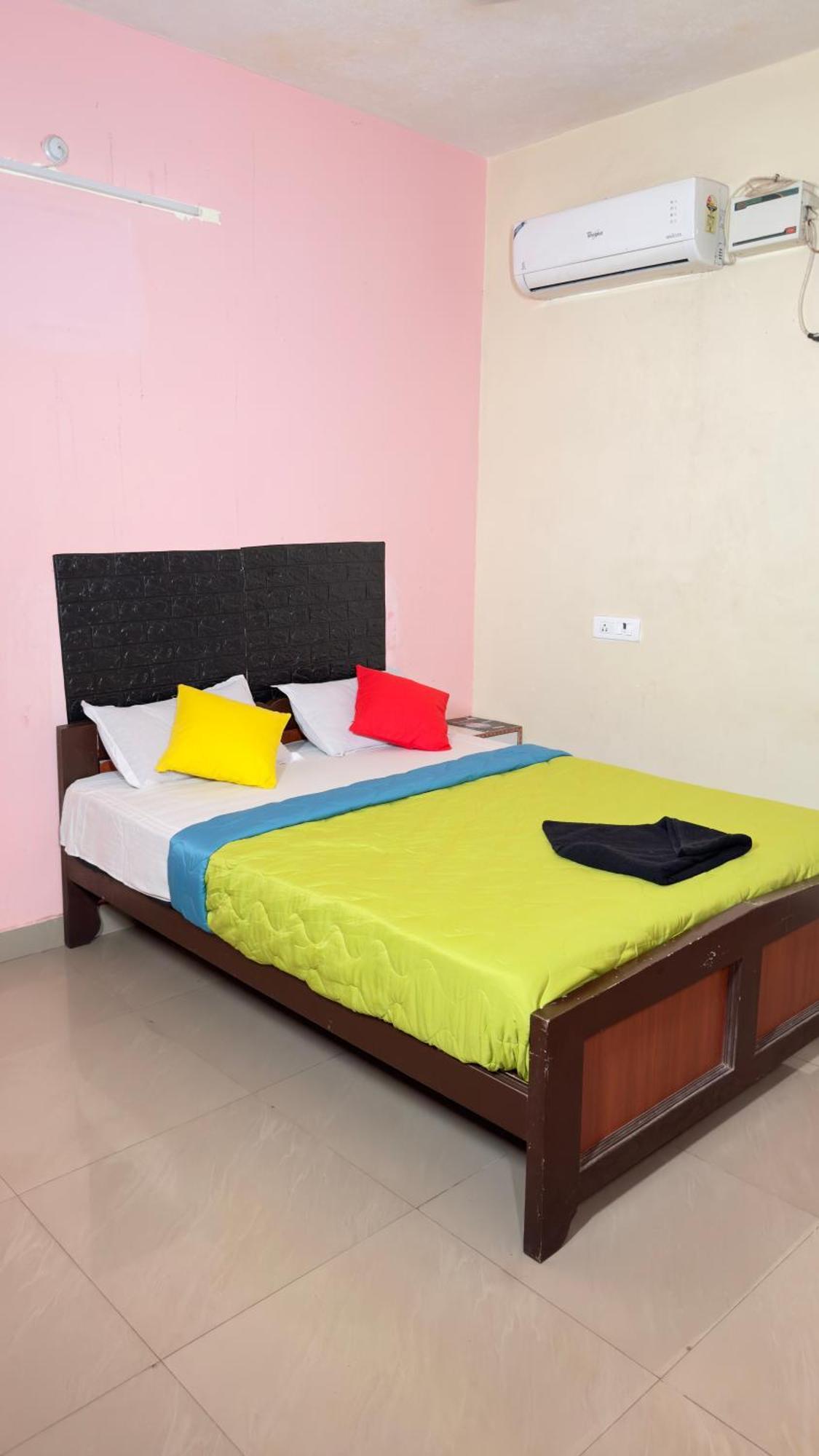 מלון מהבליפורם Dwaraka Residency מראה חיצוני תמונה